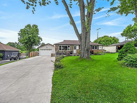 2nd image of 7344 Dickenson Rd E
