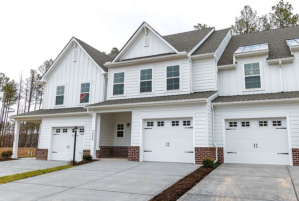 Beautiful Townhouse w/Garage