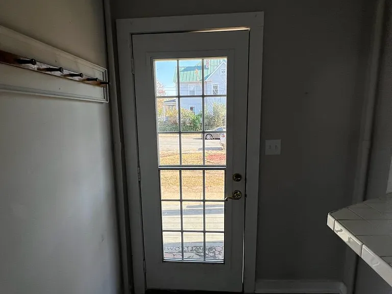 604 Mountain Ave SW #2 — Photo 8