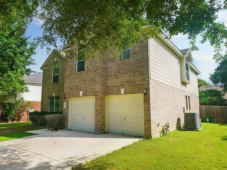 4736 Green Bluff Dr — Photo 5