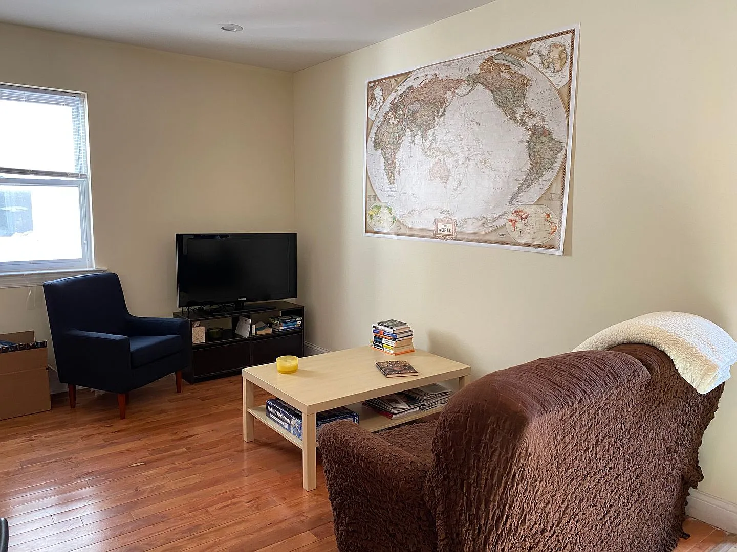 437 N Wiota St — Photo 1