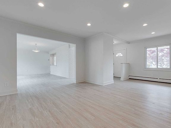 5th image of 33 Thimble Ln