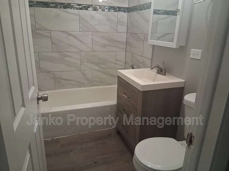 392 Hickory St #1E — Photo 6