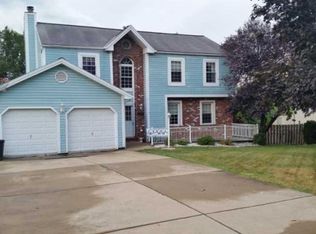 296 Whitney Chase Dr, North Huntingdon, PA 15642