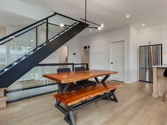 4th image of 44 W Grove Line SW