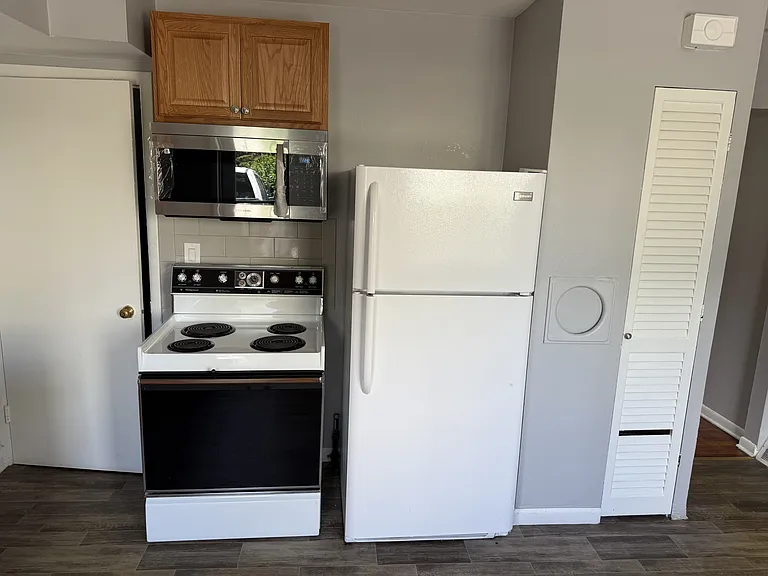 905 N Meadows Ct #C — Photo 34