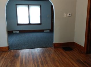 616 W 8th St, Cedar Falls, IA 50613