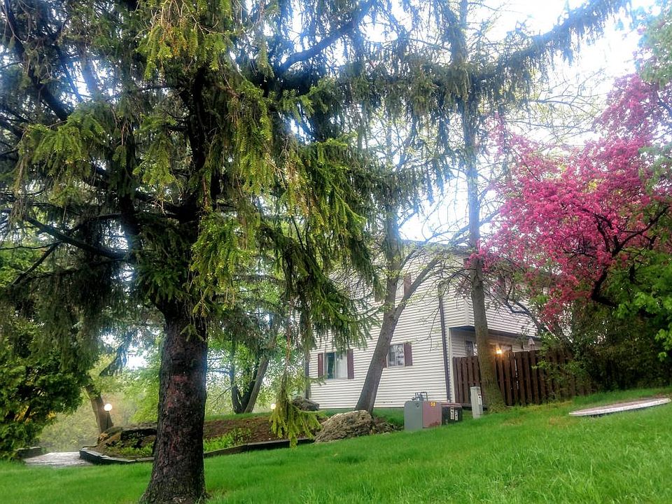 1st image of N114W16680 Crown Dr Unit 8