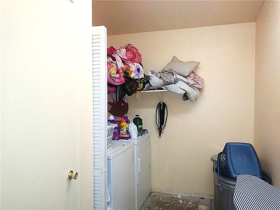 3rd image of 224 Sugar Hills Dr