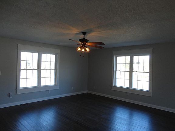 4th image of 615 N Vine St