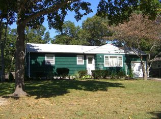 4 Sanderling Ln, East Quogue, NY 11942