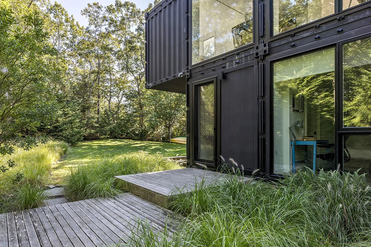 Building Photo - 84 Windward Rd