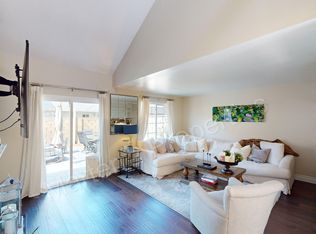 604 San Michel Dr N UNIT B, Costa Mesa, CA 92627