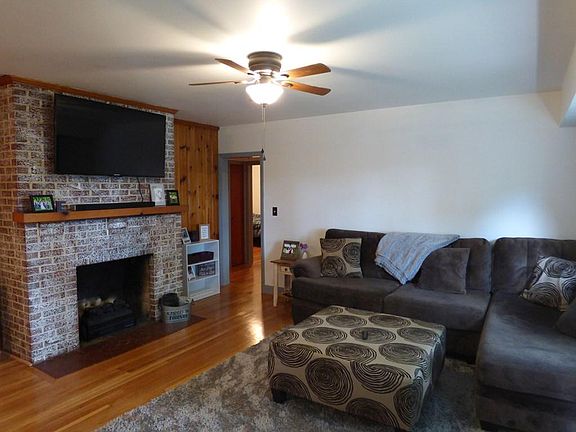 3rd image of 365 W Washington St
