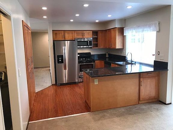 3rd image of 4848 Pinemont Dr