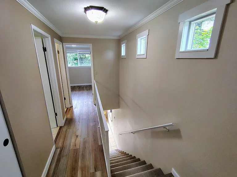 601 Sutton Ln — Photo 23