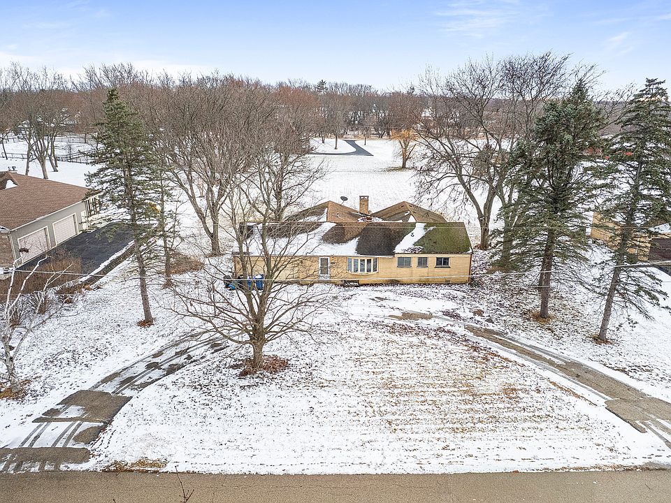 1st image of 25085 W Tamarack Dr