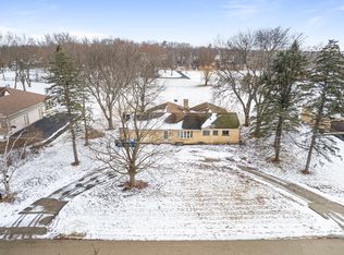 25085 W Tamarack Dr, Wauconda, IL 60084