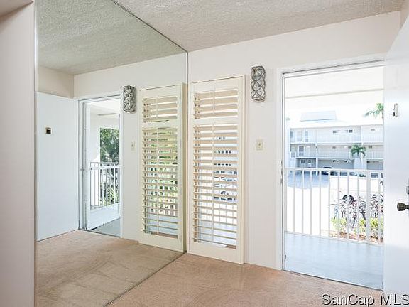 4th image of 200 Periwinkle Way Unit 220