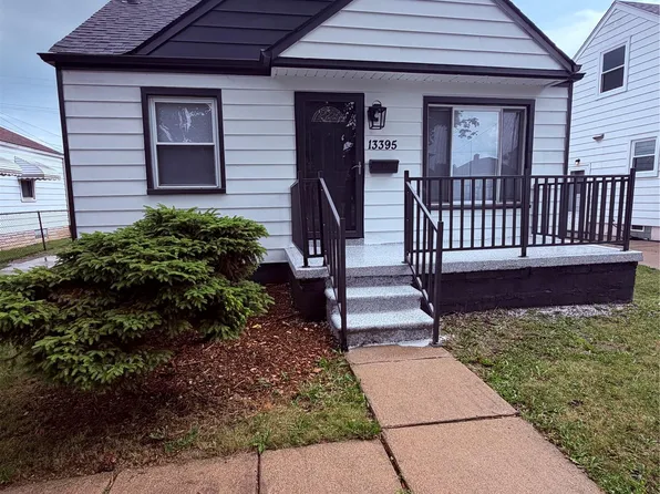 13395 Pullman St, Southgate, MI 48195