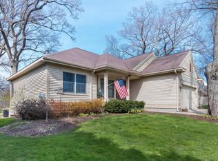 15675 River Side Dr, Spring Lake, MI 49456