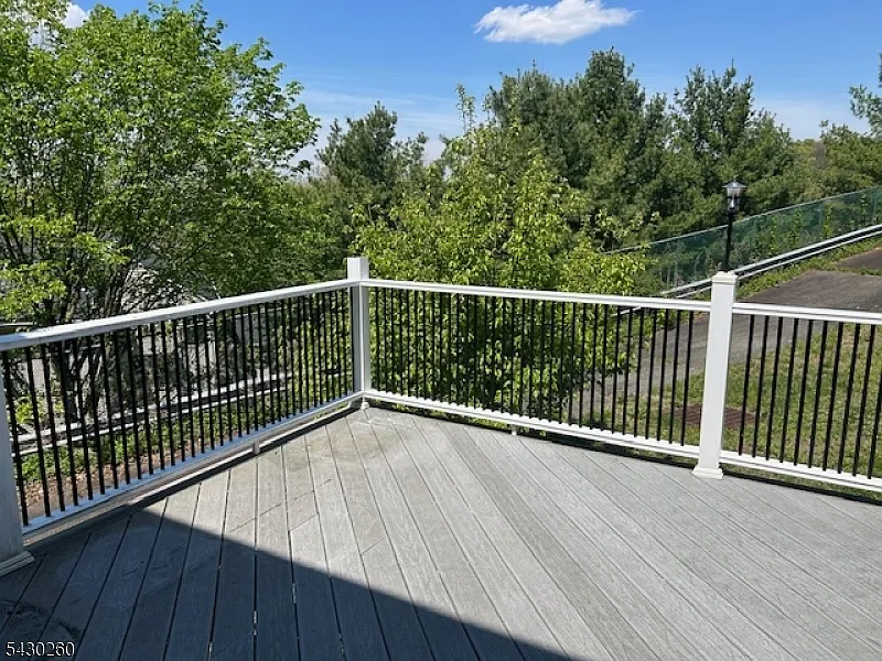 Building Photo - 305 Winding Hill Dr