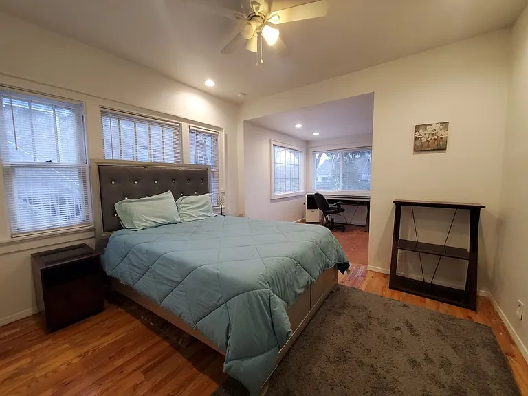 911 Fruit Ave NW — Photo 25