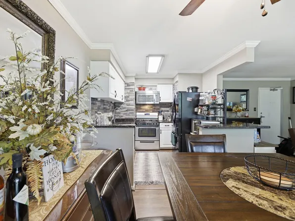 4 S Van Dorn St APT 603, Alexandria, VA 22304
