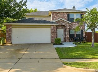 949 Medina Dr, Arlington, TX 76017