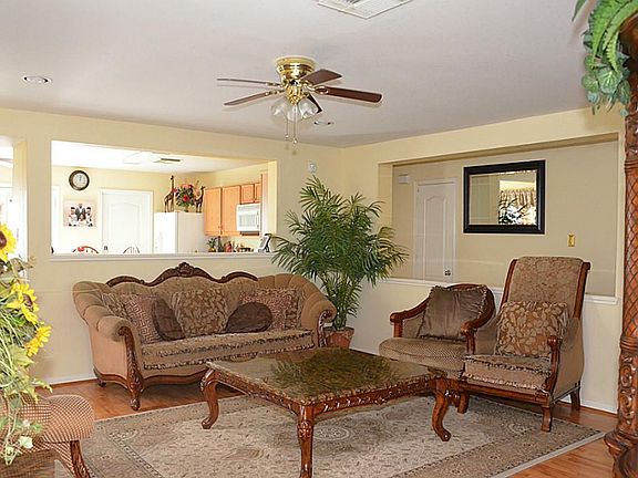 4th image of 3139 Lexington Lake Dr