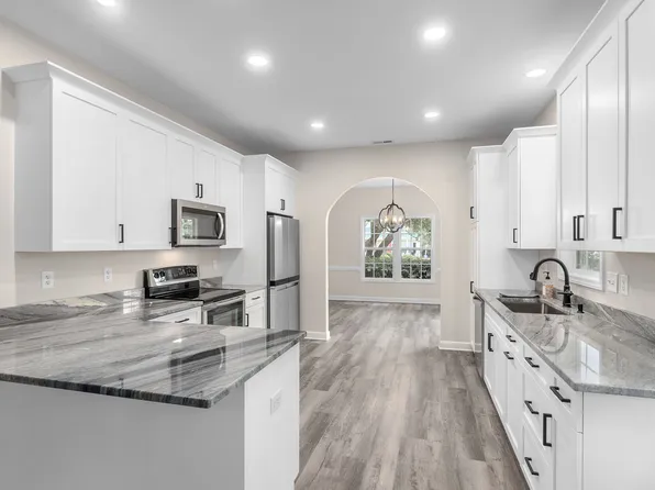 109 Bobwhite Cir, Cape Carteret, NC 28584