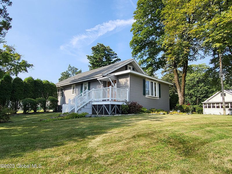 3rd image of 284 Watervliet Shaker Road