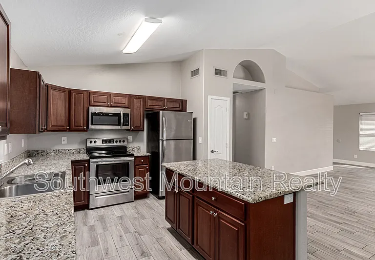 881 E Baylor Ln — Photo 15