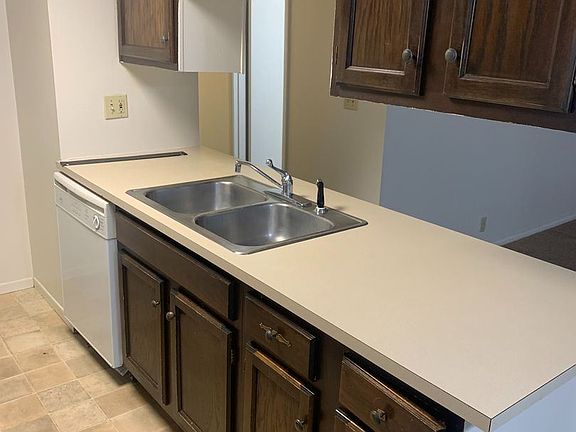 5th image of 900 N 21st St APT 5