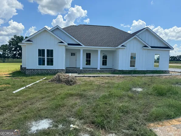 302 Firethorne Dr, Brooklet, GA 30415