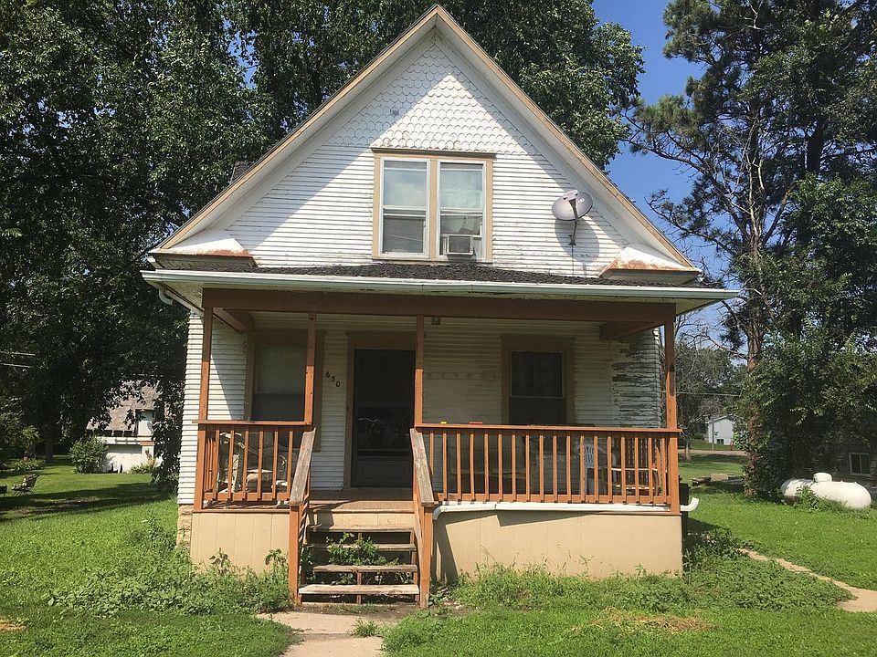 1st image of 630 E 4th St