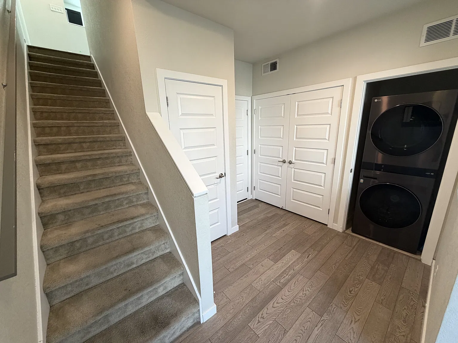 8867 E 55TH AVE - - — Photo 3