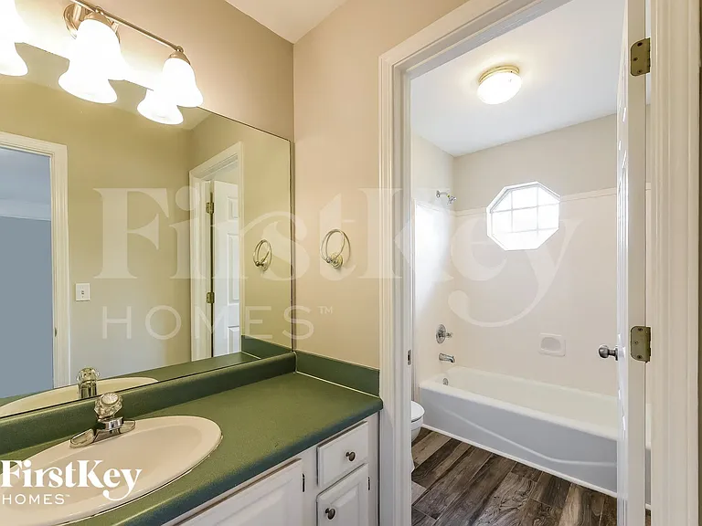 917 Jackson Cir — Photo 13