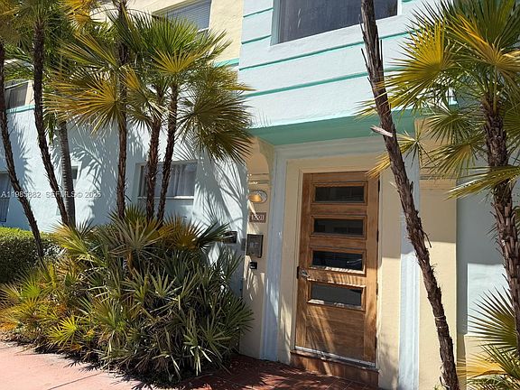 2nd image of 1001 7th St APT 202