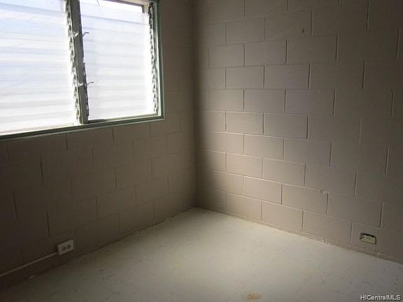 4th image of 89 Kihapai St APT 2