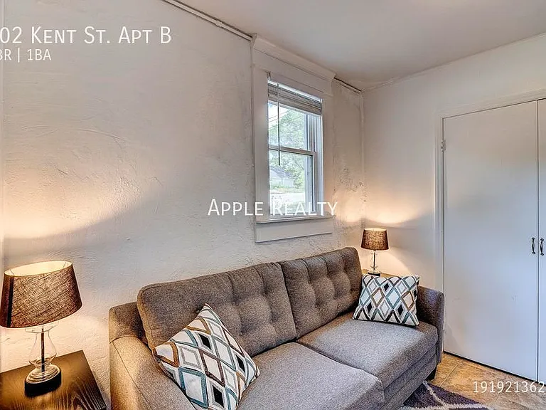 802 Kent St #B — Photo 17