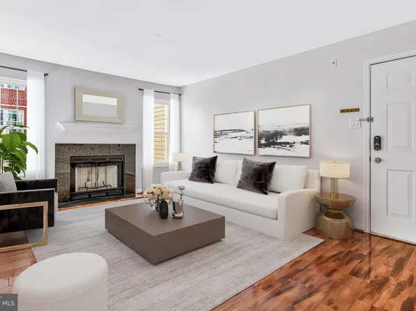 3304 Wyndham Cir APT 239, Alexandria, VA 22302