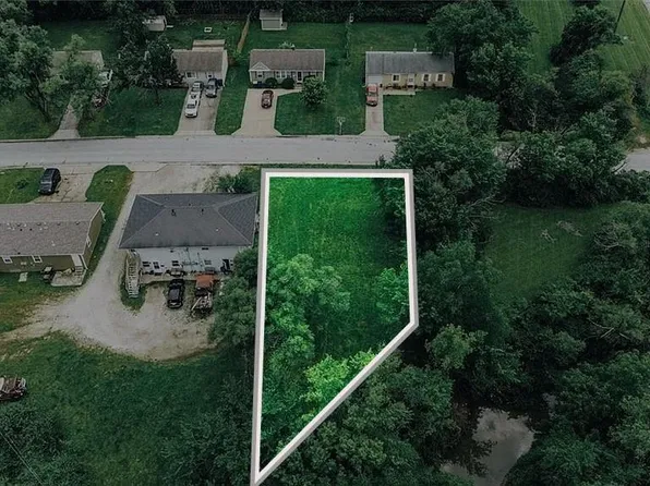 5812 E 149th St, Grandview, MO 64030