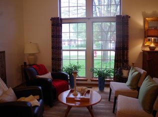 824 Castleton Ct, Mundelein, IL 60060