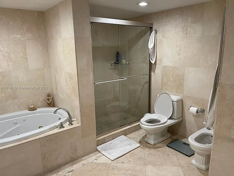 600 Grapetree Dr #7CS — Photo 9