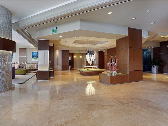 4th image of 4775 Collins Ave #Penthouse 4201