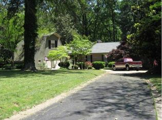12 Walnut Grv, Newport News, VA 23606