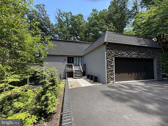 4th image of 1323 Swope Dr