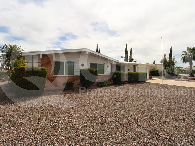 10438 W Rodgers Cir — Photo 3