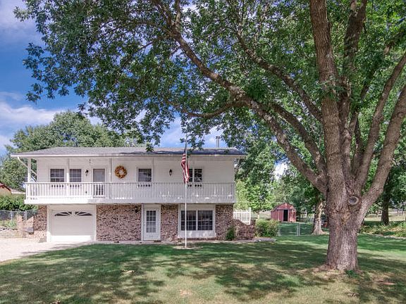3rd image of 228 Verdant Ln
